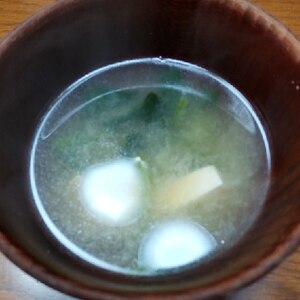 ほうれん草と豆腐とワカメのお味噌汁